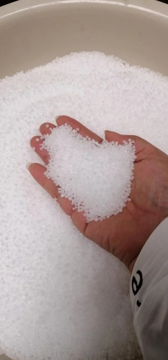 尿素顆粒“零接觸”上四樓？銀星機械密閉輸送+方形搖擺篩方案揭秘！